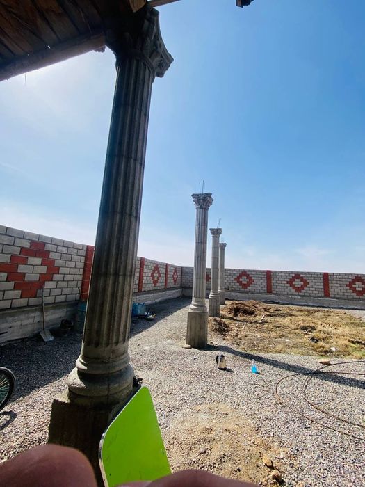 Sifatli beton zina va Rim ustunlari