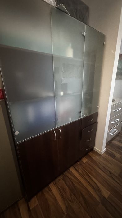 Продаем шкаф удобный