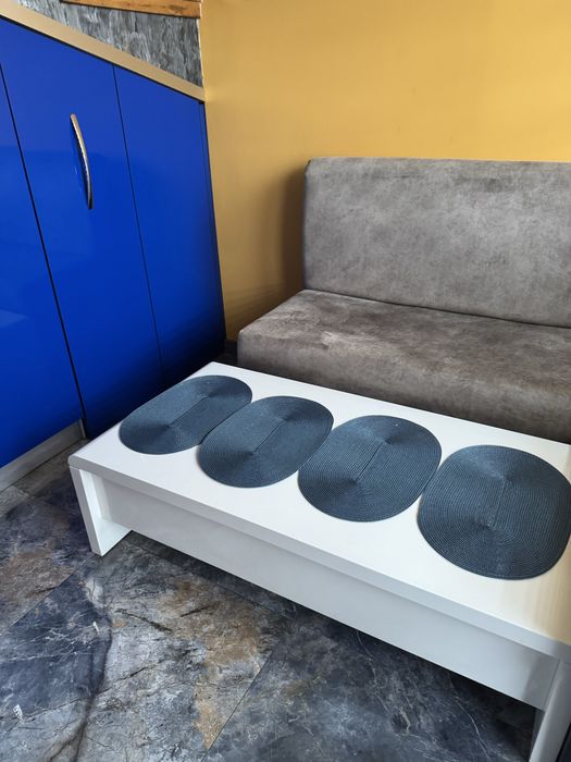 Маса за хол с повдигане