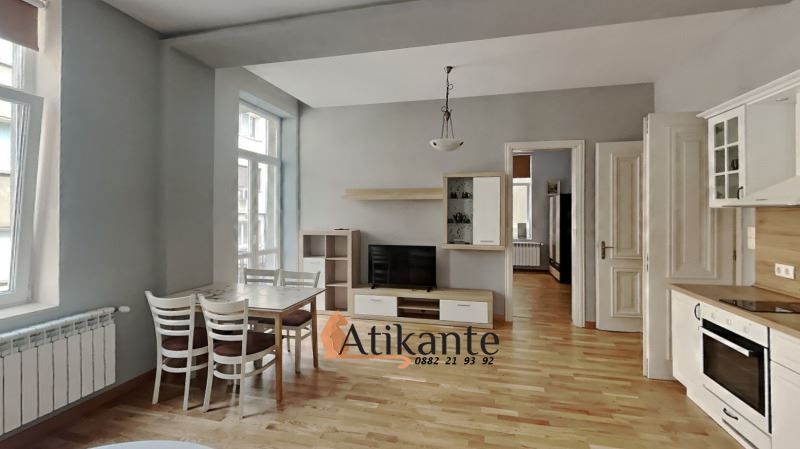 Дава се под наем Четиристаен апартамент в София, Център - 136 кв.м за 1173 € - Снимка #2