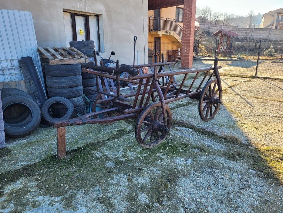 Caruța rustica originala ornament gradina pentru flori