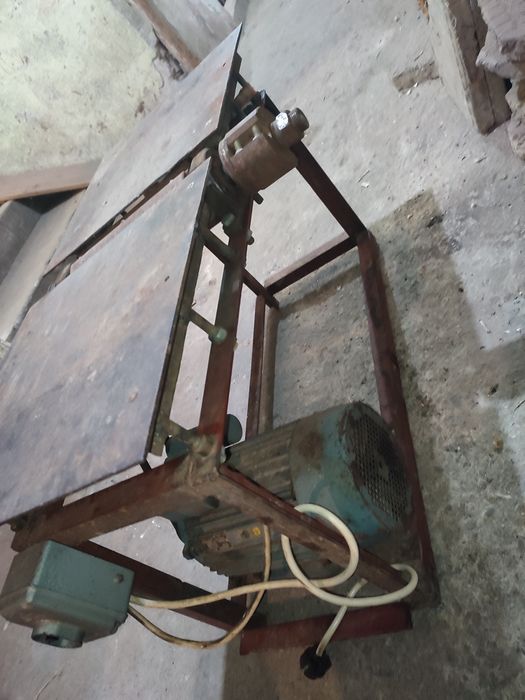 Циркуляр абрихт.
250 €
Намира се на 15 км. от  Русе