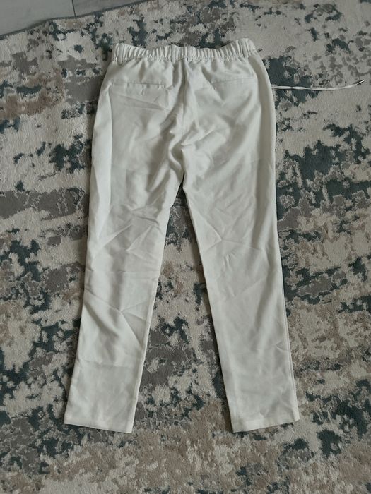 Продается белые брюки