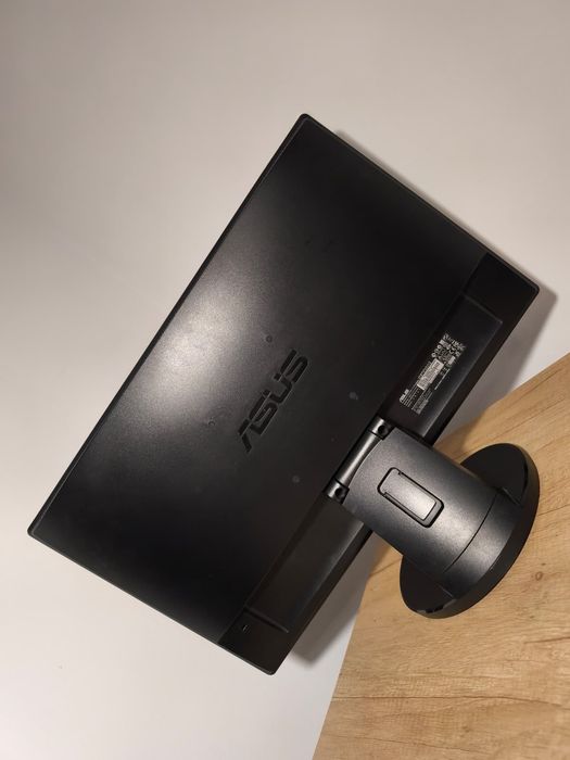 Vand monitor Asus, 23.6 inci