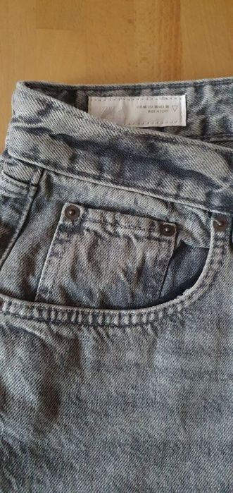 Zara Flare Fit Jeans - размер 46 НОВИ
Дънките са чисто нови.