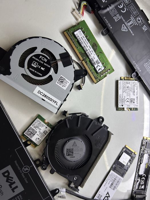 Piese laptop in stare perfecta