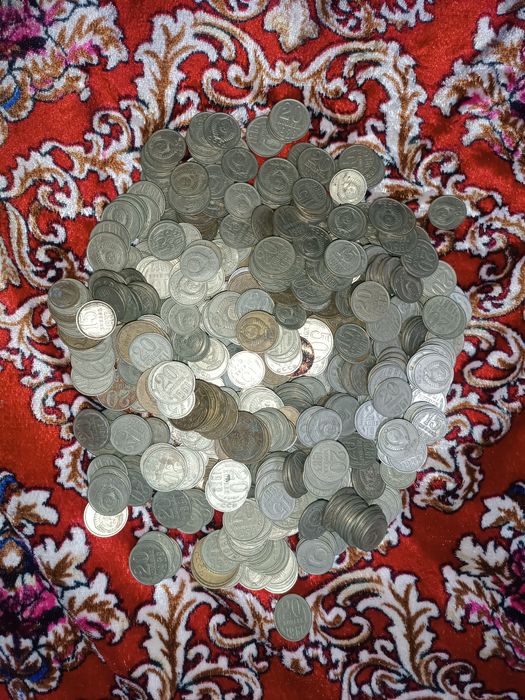 Bu tangalar SSSR paytidan beri saqlangan. Bu tangalar menga kerak emas