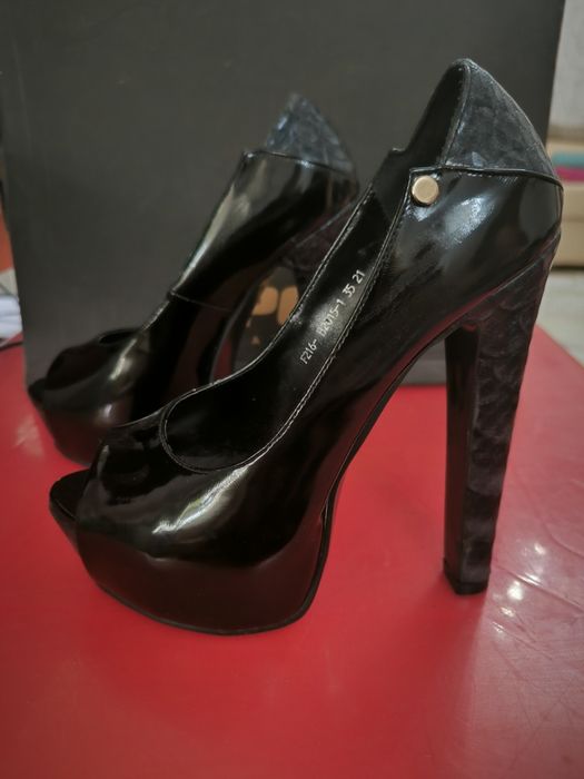 Продаётся модельная обувь