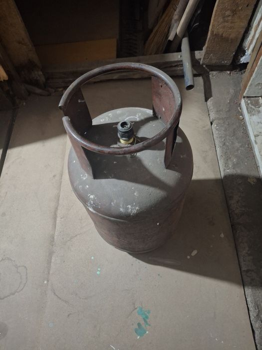 Продаю газовый балон.