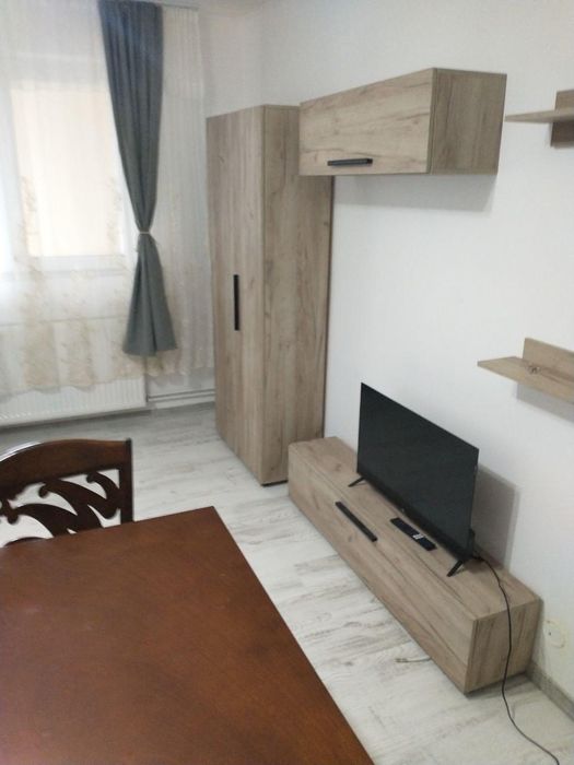 Inchiriez ap 3 camere