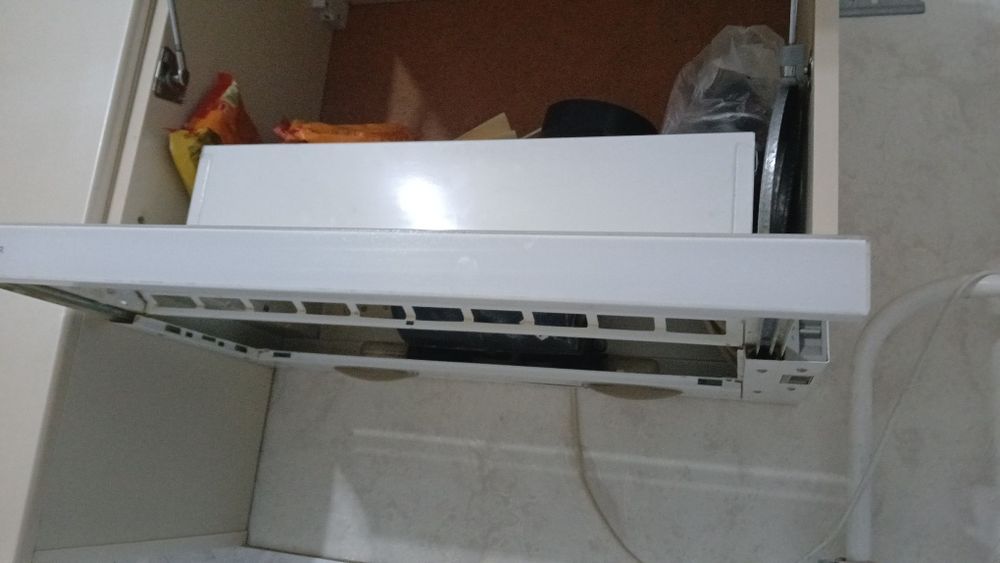 Продам вытяжку 10000