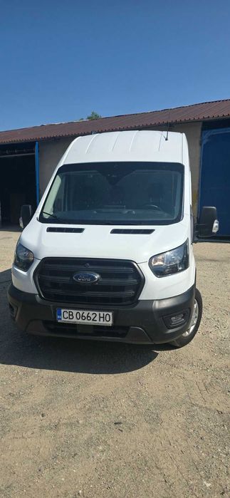 Чисто нов бус дълга база под наем - Ford Transit 2024 година