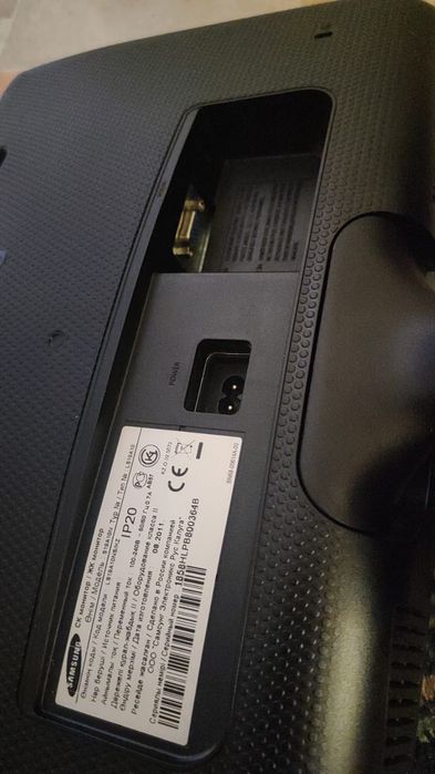 Продам монитор Samsung Syncmaster S19A10N