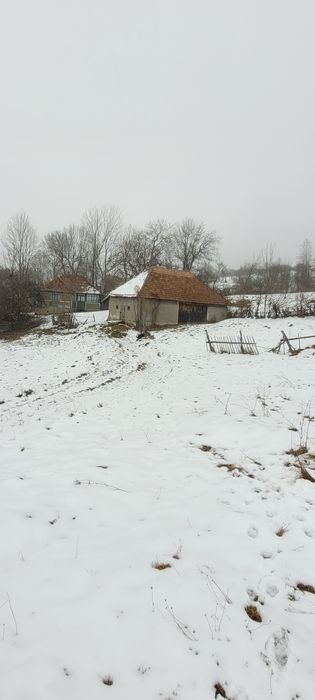 Casa batraneasca și teren