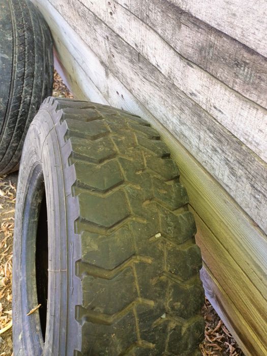 Продам 235/75R17.5