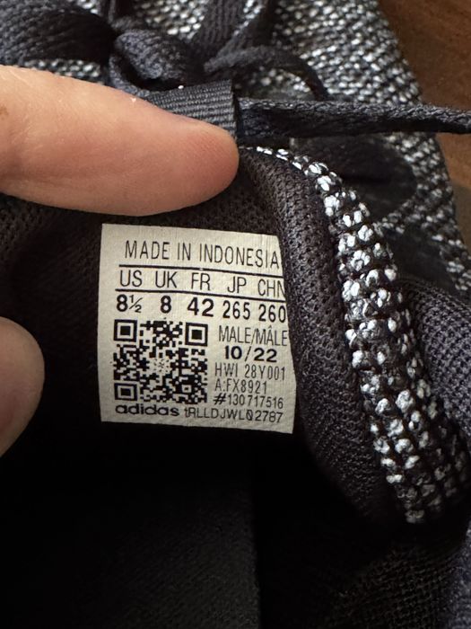 Нови спортни маратонки adidas, номер 42