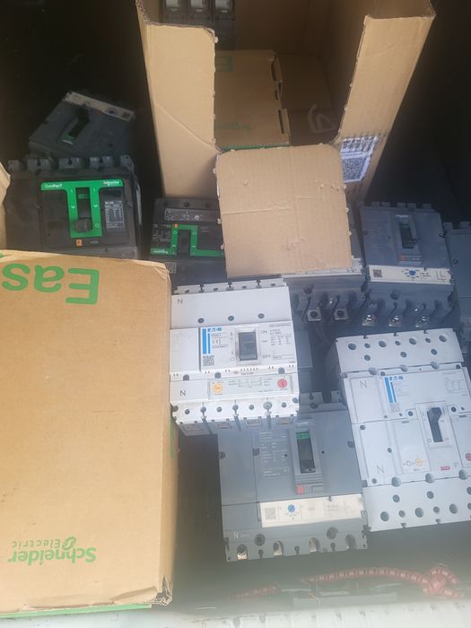 Intrerupatoare automate diferite marimi noi