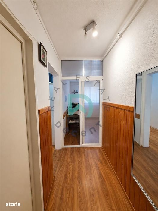 Apartament 3 camere Grivitei, intermediar, Brasov