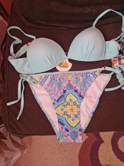 Costum de baie ,nou cu eticheta