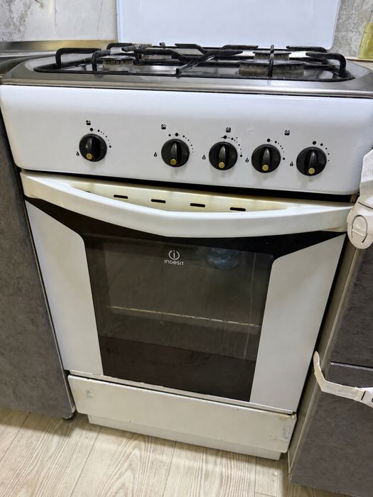 Продам газ плиту