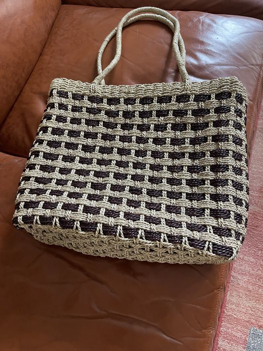 Плетена кошница,нова,цена 25 лв.