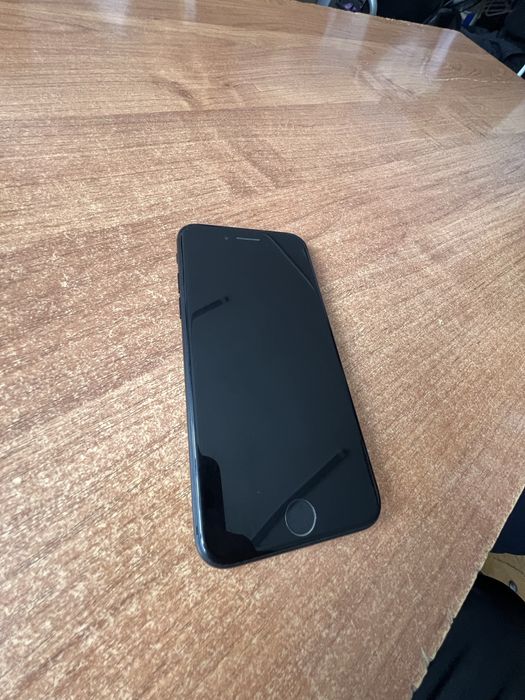 Продам Iphone 7 идеальном состояний.