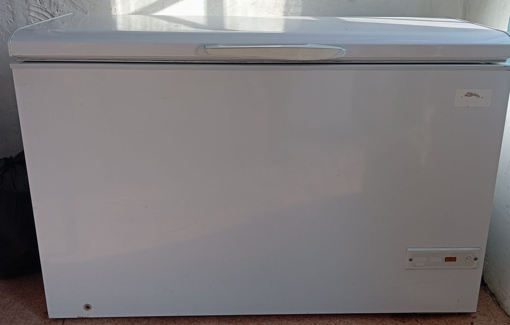 Продам Морозильник на 350 литров морозит отлично 120 тыс торг