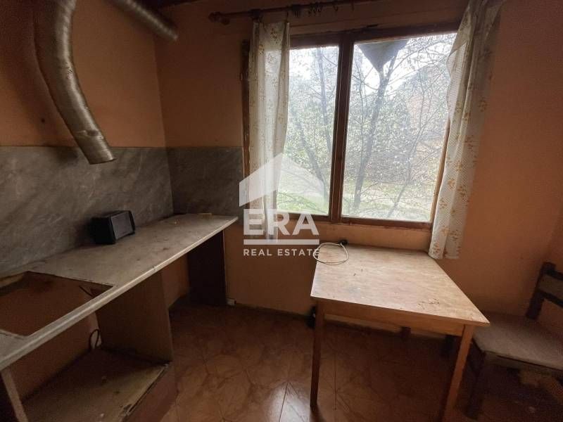 Тристаен панелен апартамент за продажба, с източно изложение, в кв. Мл