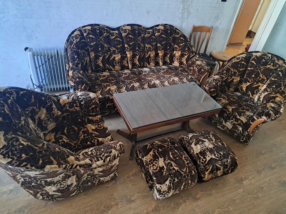 Холна гарнитура - гр. Бургас. Мебелите са запазени. Взимане от адрес.