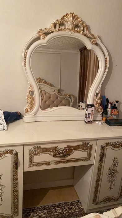 Спальный гарнитур