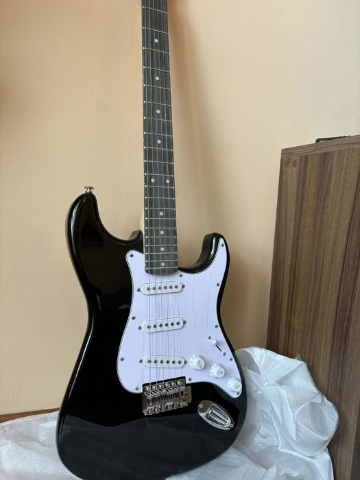 Електрическа китара + усилвател 40w Max GigKit