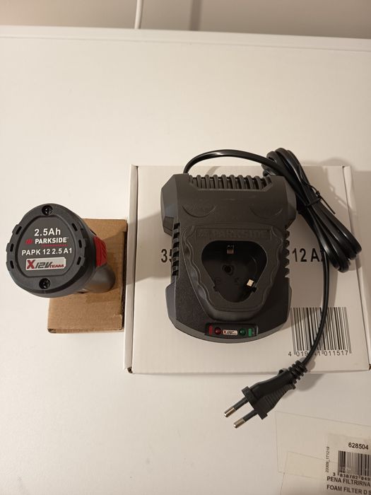 12 V -2.4/ 4.5 Ah / Батерия и зарядно Parkside/Парксайд Performance
