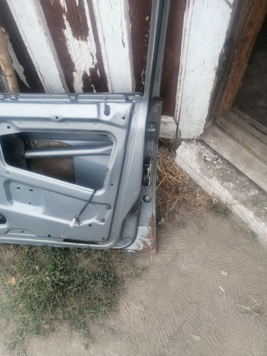 Дверь от ваз2115