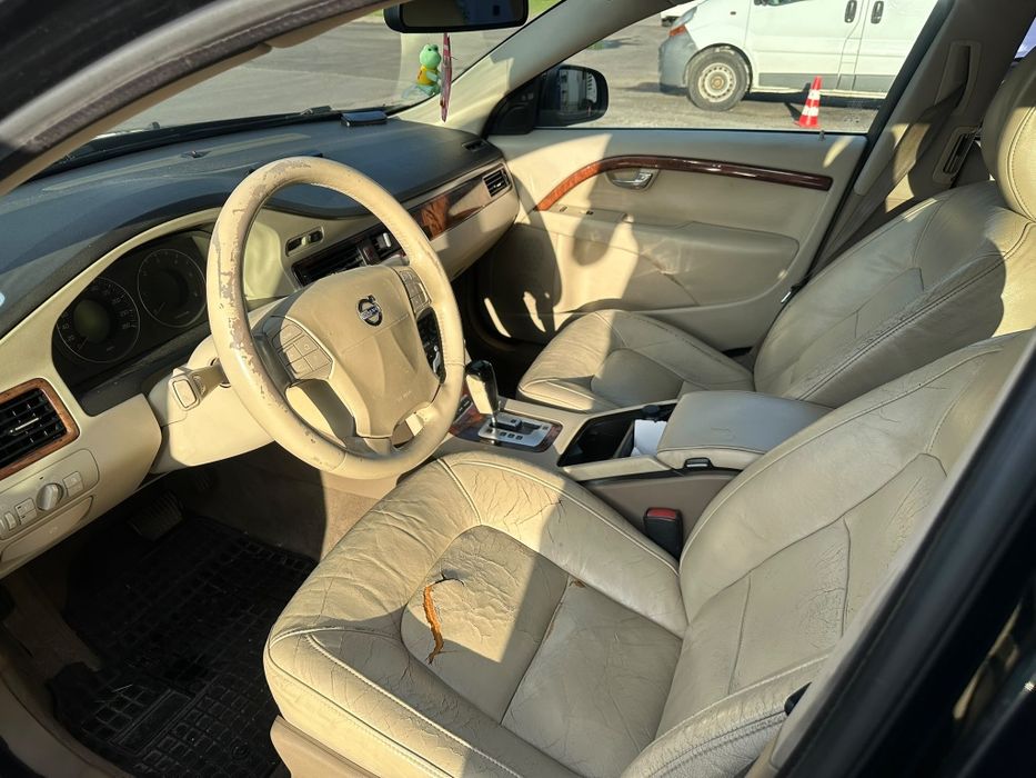 Volvo s80     2. 4 diesel