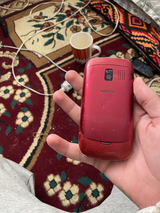 Nokia 302 телефони