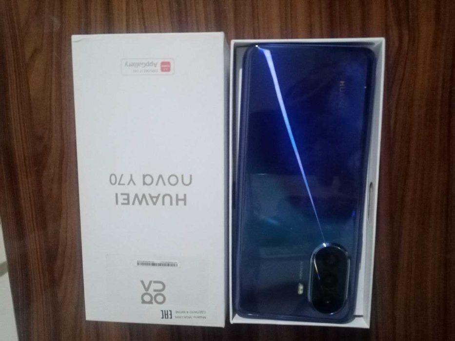 HUAWEI nova Y70..