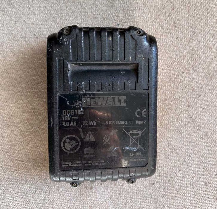 Acumulator DeWalt DCB182-XJ 18V 4.0Ah Li-Ion XR