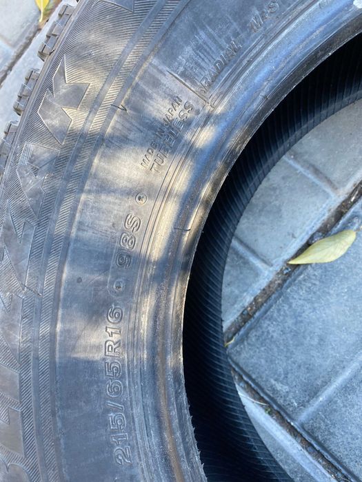 Шины зимние Bridgestone 215/65/R16