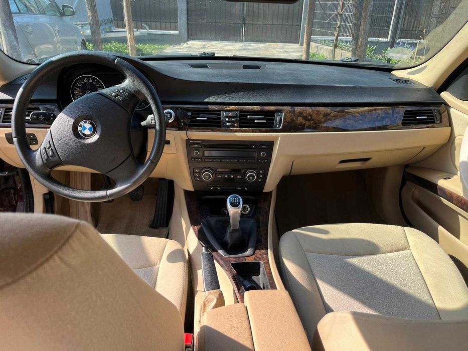 BMW 318i Touring (E91) 2.0 Benzină 143 CP - Pachet Comfort / Xenon