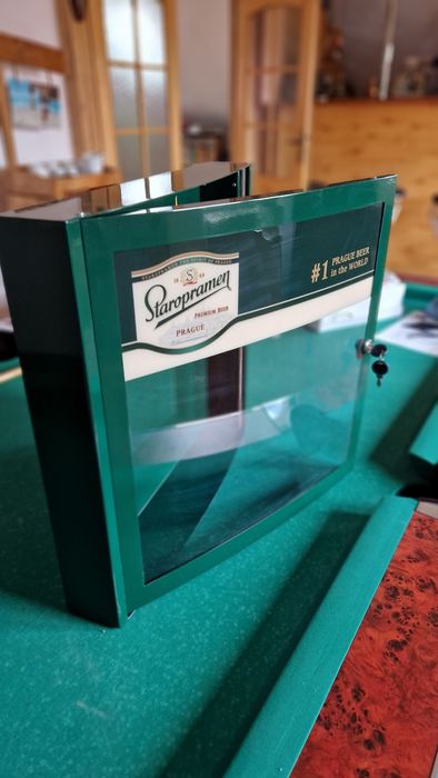 Reclama luminoasa gen dulapas perete