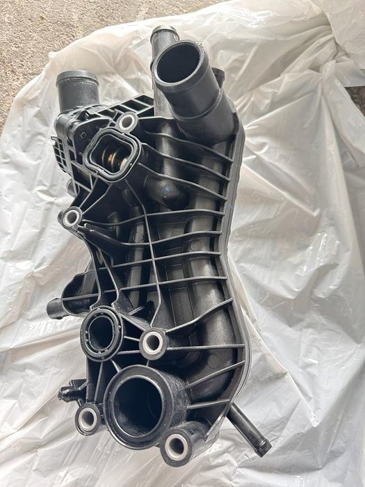 Carcasa corp termostat Volvo XC40 31439559