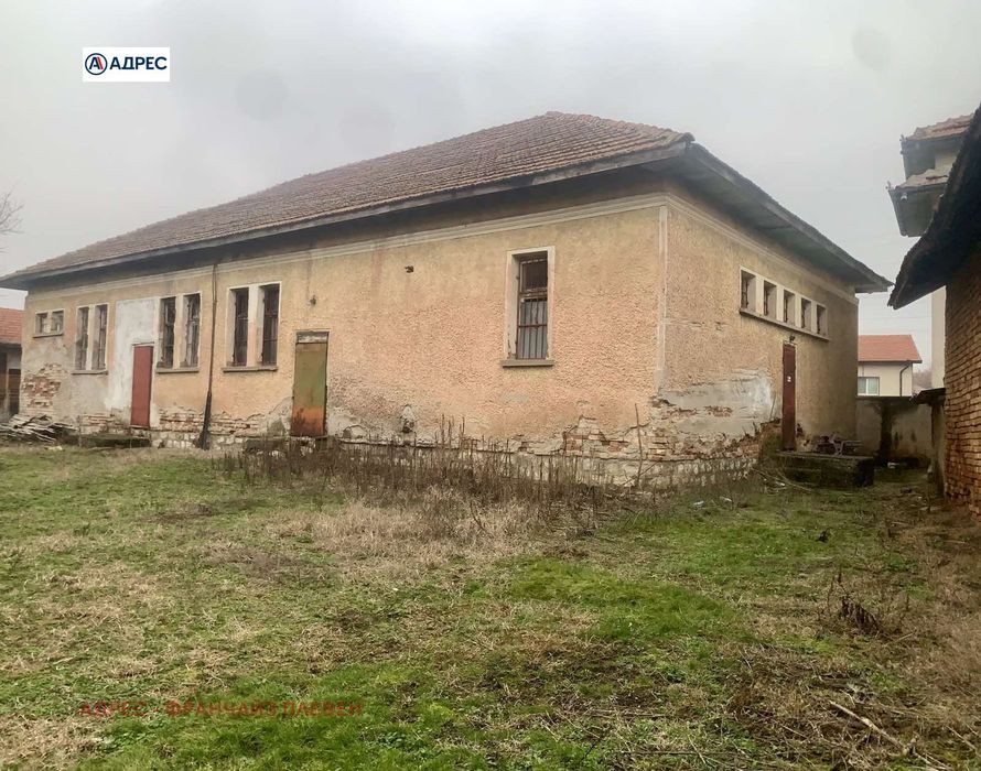 Продава се Склад в с. Горна Митрополия, Област Плевен - 250 кв.м за 164 €/кв.м - Снимка #2