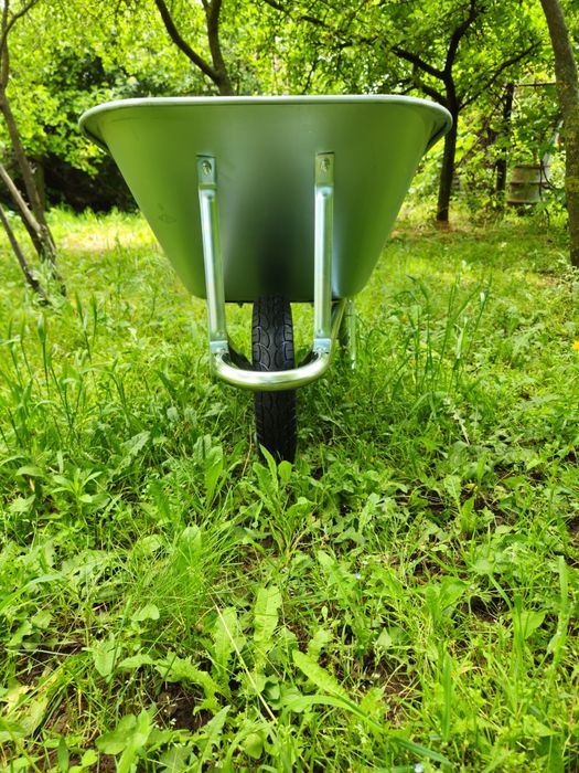 Vând roabă nou cuvă zincată roată plină 90 de litri