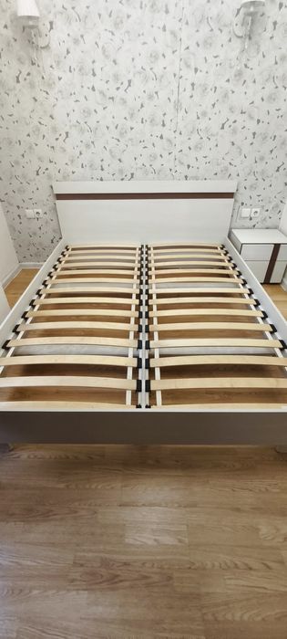 Кровать с тумбой