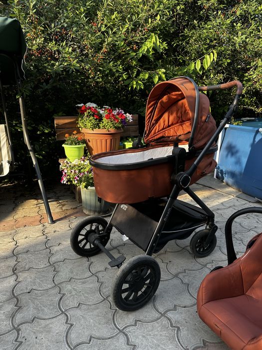 Продам коляску и автолюльку