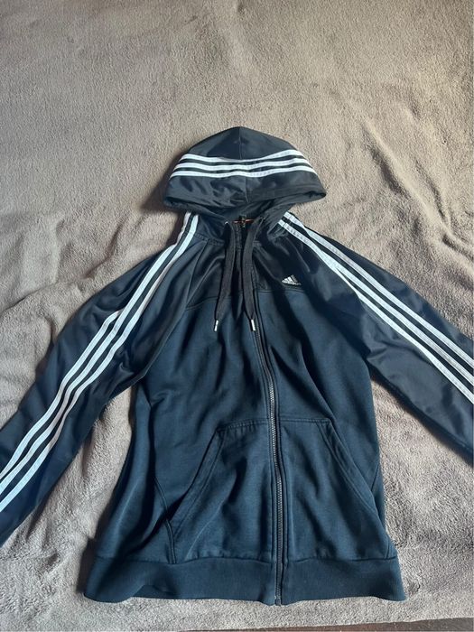 Продавам adidas ленти във отлично състояние са M размер