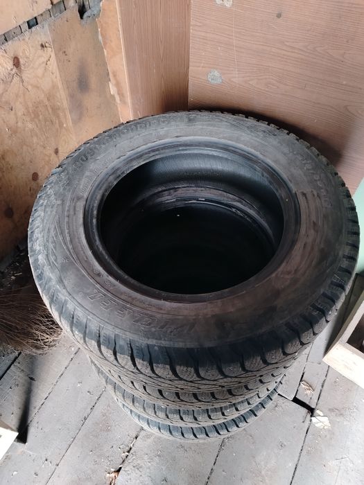 Продам зимние шины