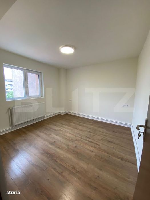 Apartament 4 camere, complet renovat – 2 bai, 2 balcoane, lift, zona