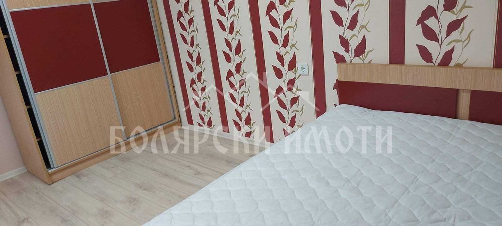 Дава се под наем Етаж от къща в Велико Търново, Център - 60 кв.м за 280.5 € - Снимка #2