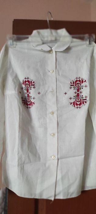 2 бр. Риза с бродерия детска